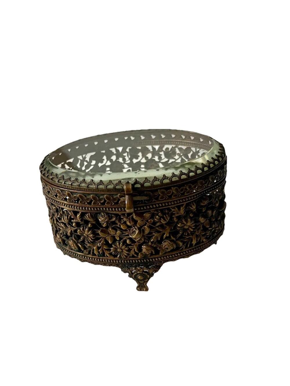 Vintage 1950s Hollywood Regency Ormolu Jewelry Box Trinket Box, Metal Filigree - Picture 9 of 9